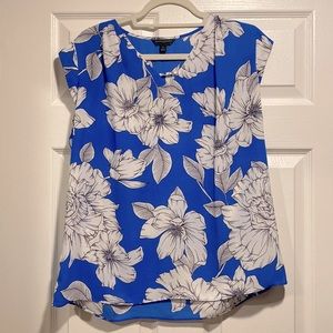 Floral keyhole blouse